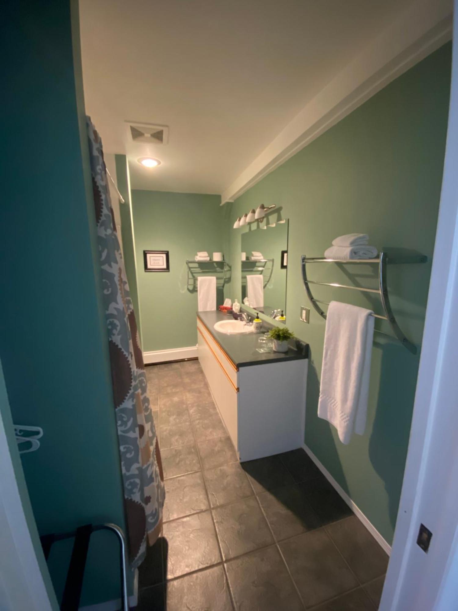 Rose Cottage Bed & Breakfast Valemount Exterior photo